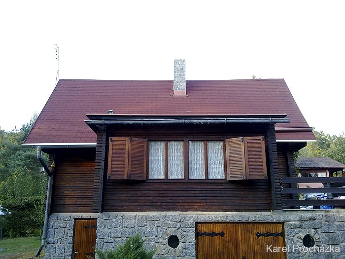 N�t�ry chat a d�ev�n�ch budov - chata ve Vus�